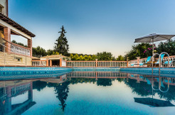 Classic Design 4 Bedroom Luxury Villa