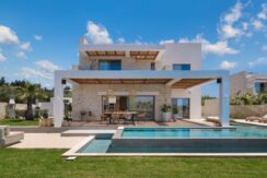 Logari 3Bd Luxury Villa (Heated Pool)